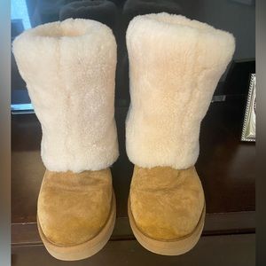 Like new size 7 UGG Maylin boots